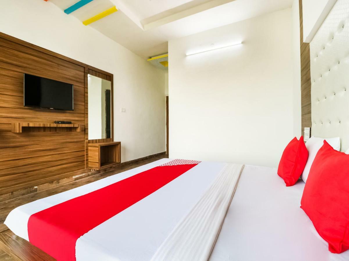 Moga Oyo 47630 Grand Villa מראה חיצוני תמונה